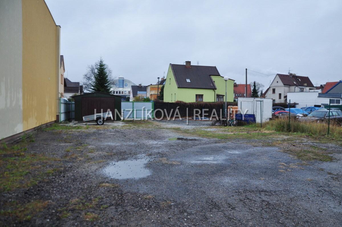 Pronájem parkovací plochy 750m2