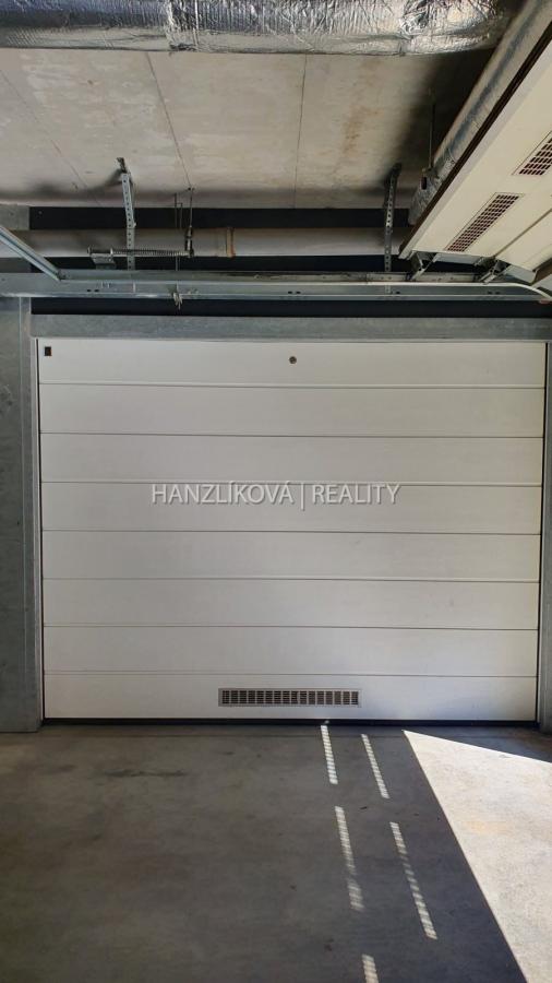 Pronájem samostatné garáže, Pasovská ulice