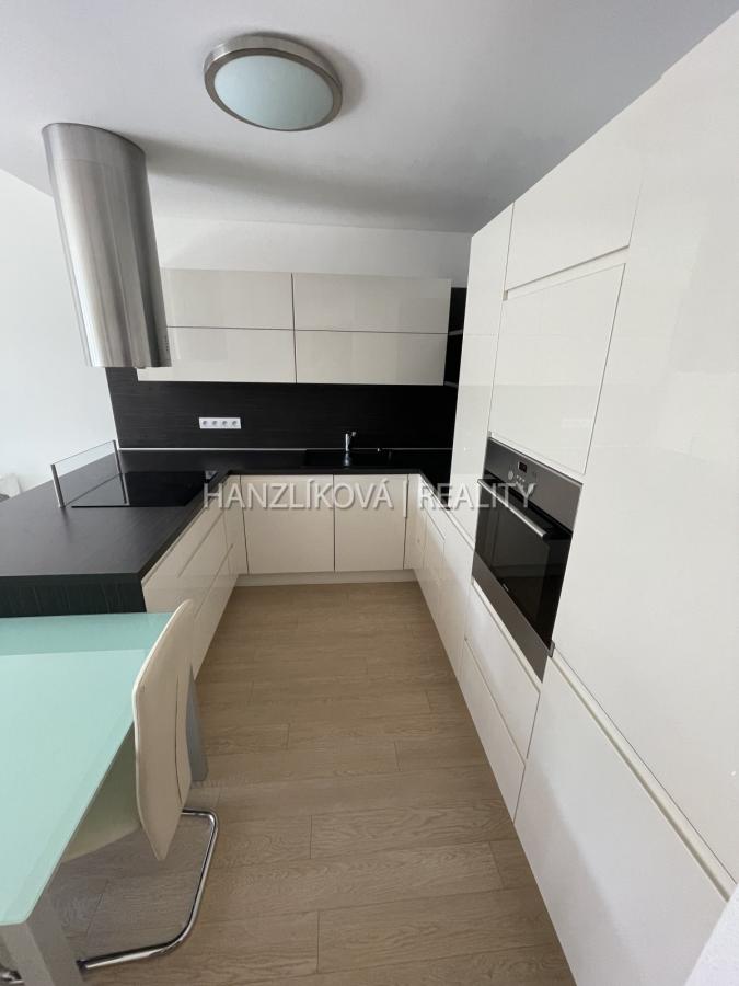 Pronájem bytu 3+kk s lodžií, B. Smetany