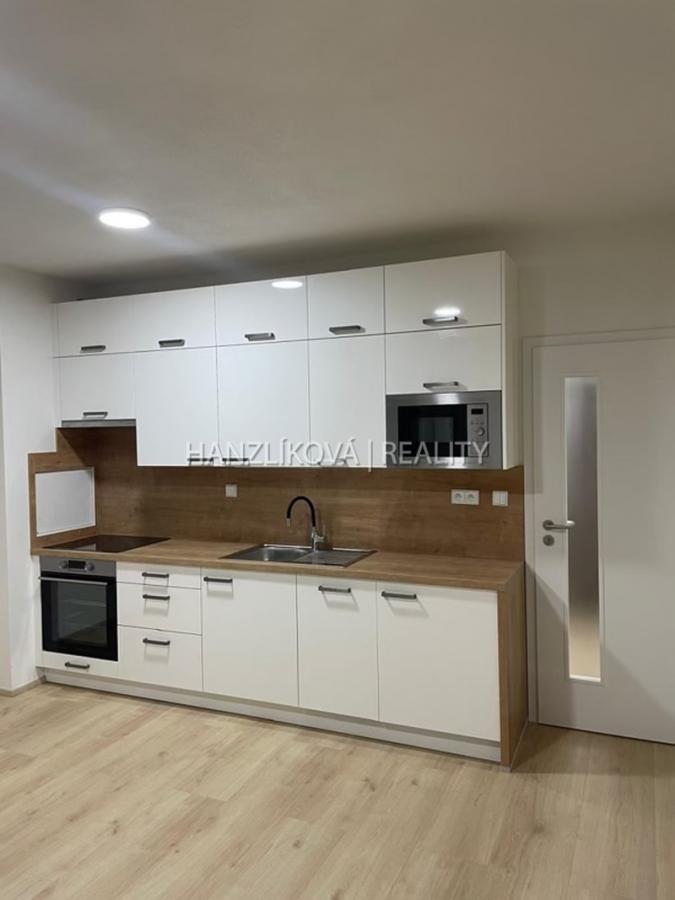 Pronájem novostavby bytu 1+kk-Dobrovodská ulice,