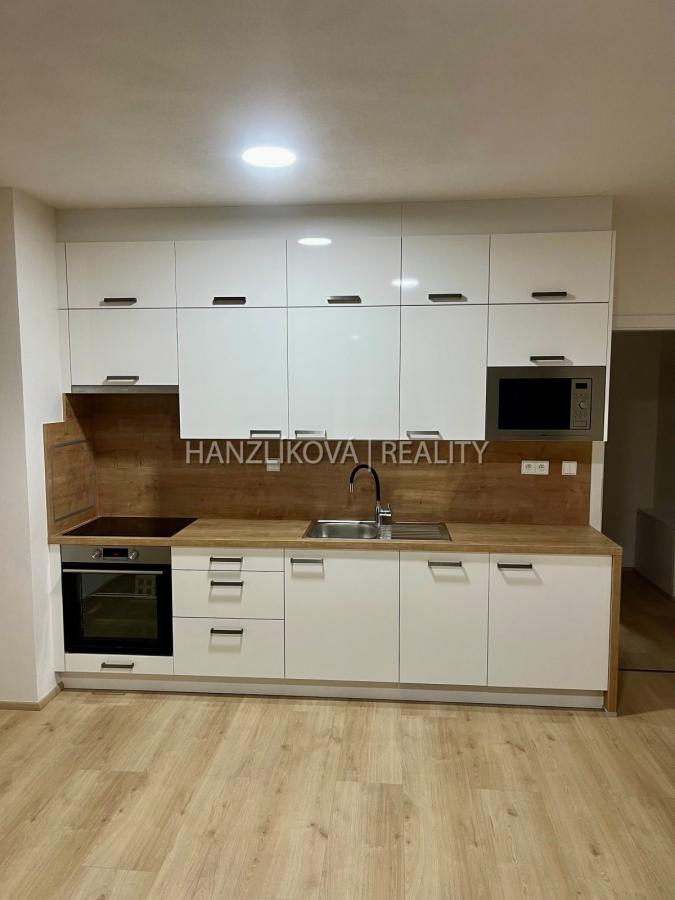 Pronájem novostavby bytu 1+kk-Dobrovodská ulice,