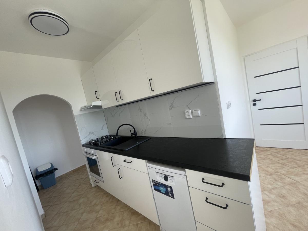 Pronájem bytu 3+1 s balkonem, Budivojova ul., ČB