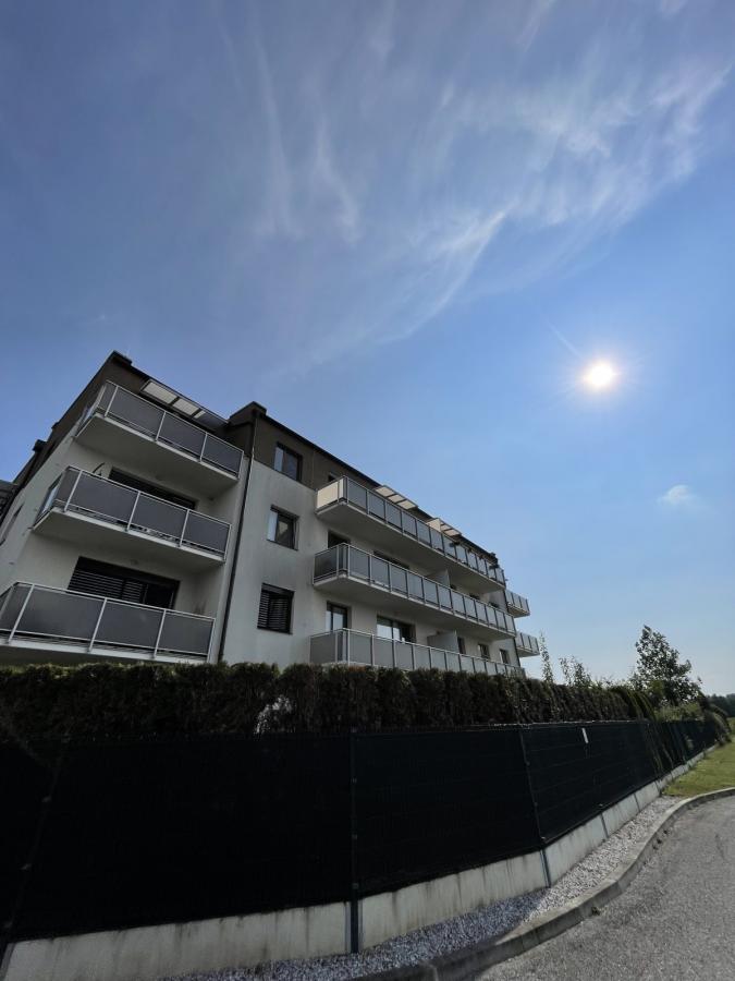 Pronájem novostavby bytu 3+kk  s terasou, Rožnov