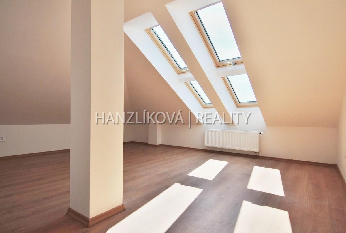 Obývací pokoj, pronájem bytu 2+kk, Pekárenská, České Budějovice
