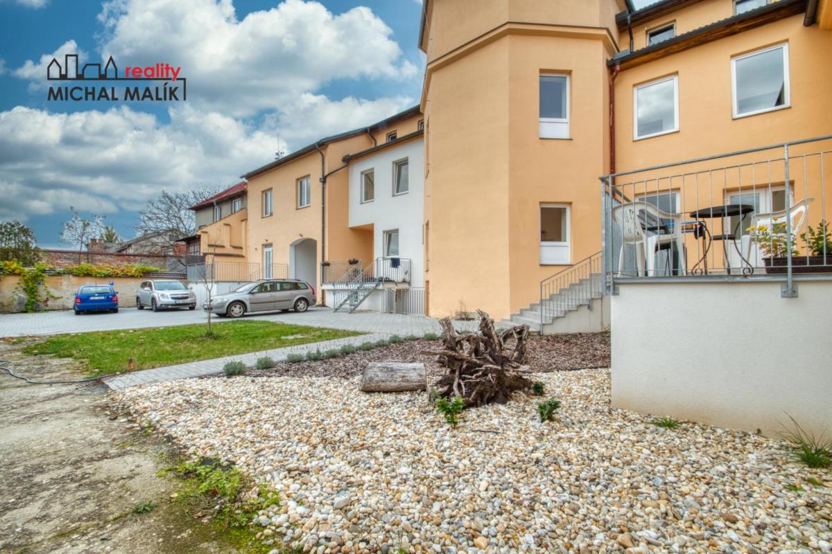 Prodej cihlového bytu 2+kk s terasou, 55 m2, ČS armády, Hranice