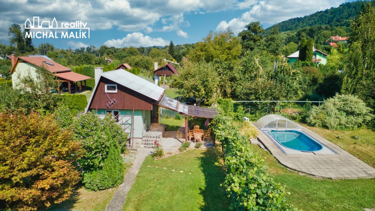 Prodej chaty se zahradou a bazénem, 1776 m2, Hranice