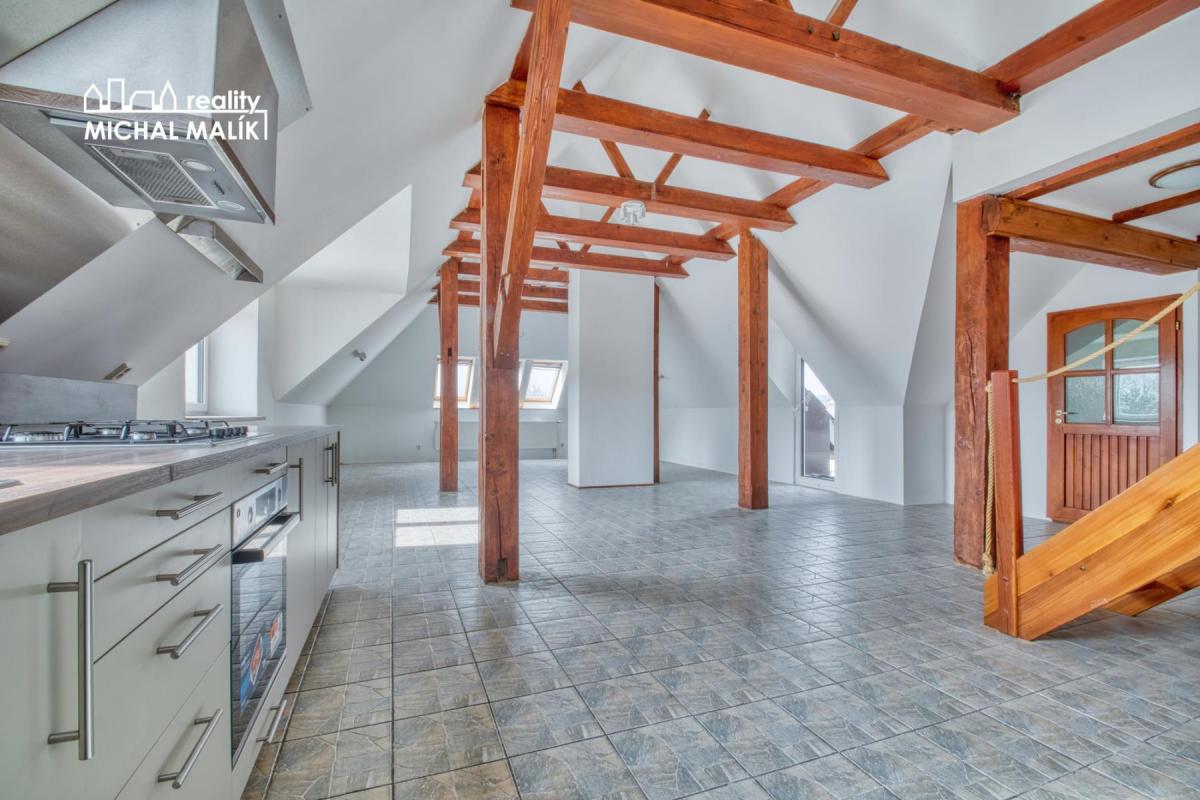 Pronájem výjimečného bytu 3+kk, 142 m and sup2; (mezonet), Kropáčova, Hranice