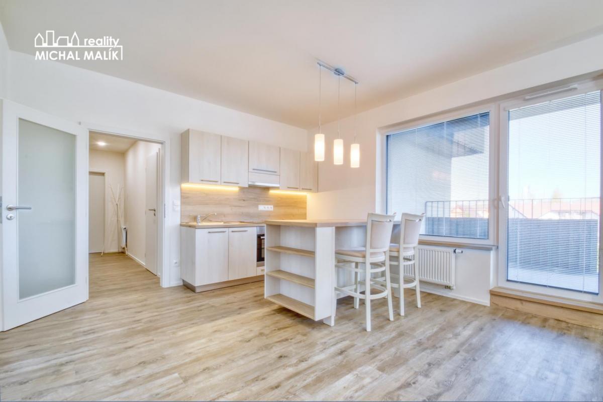 Pronájem moderního bytu 1+kk s terasou, šatnou a parkováním  Kaskády Hranice