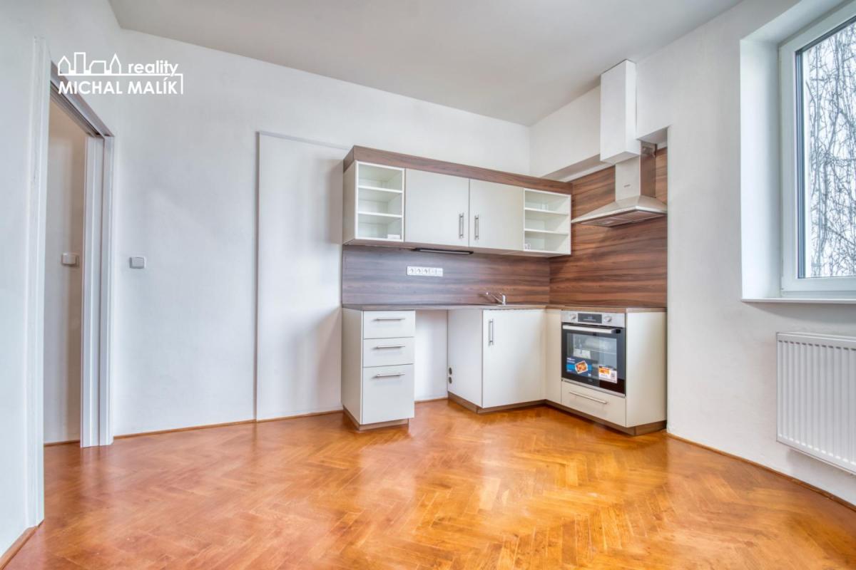 Pronájem bytu 1+1, 58 m² + balkon 9 m², Kropáčova, Hranice