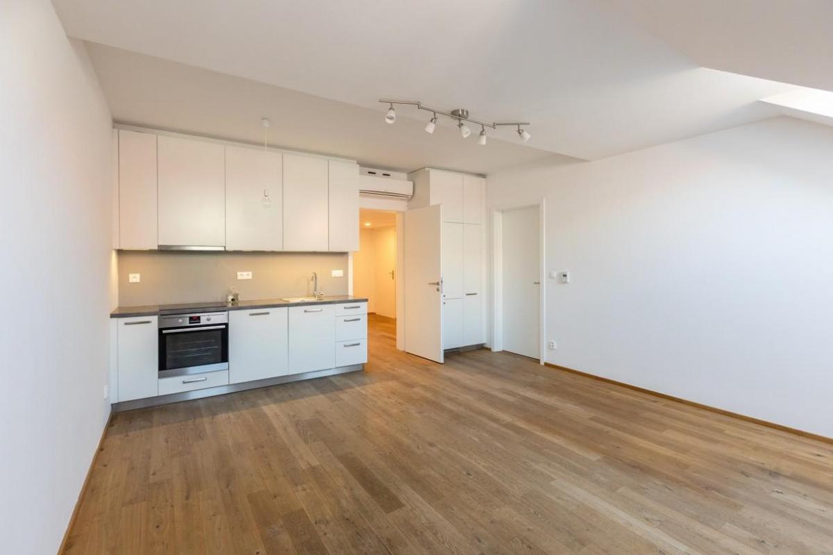 Pronájem bytu 3+kk, 75 m2, Praha 7 Bubeneč