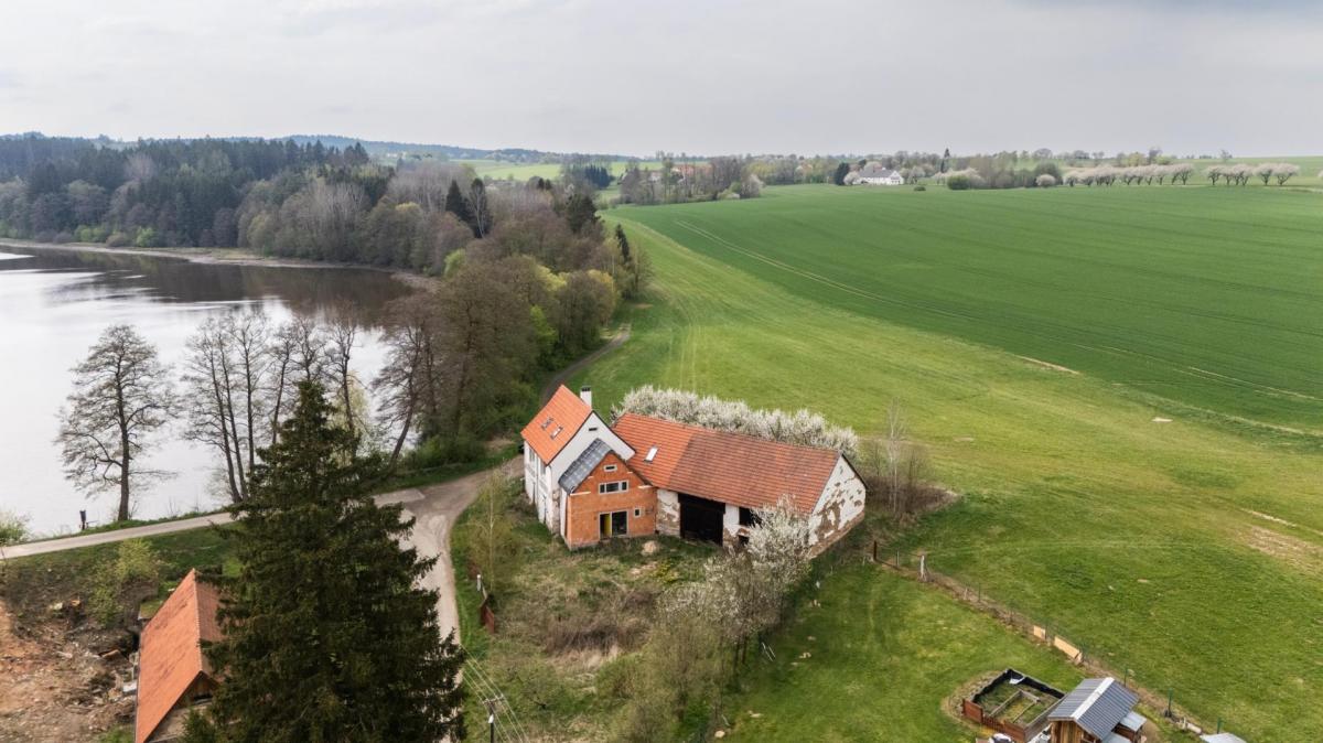 Prodej výjimečné nemovitosti  stylově zrekonstruovaný dům u Tábora