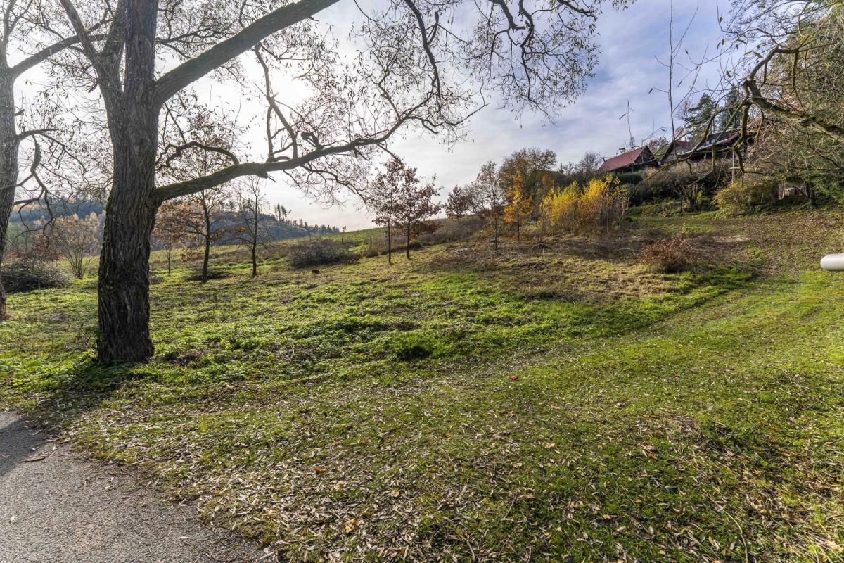 Pozemek 927 m2, Všechlapy, okr. Benešov, 