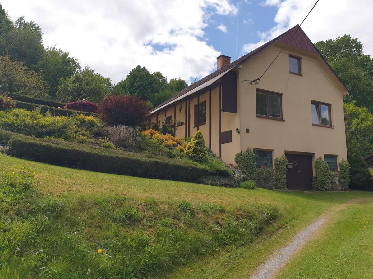 RD 4+1 Hynčina , garáž, zahrada