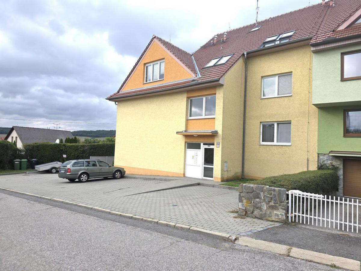 Byt OV 2+KK + parkovací stání, ul. Sadová, Moravany