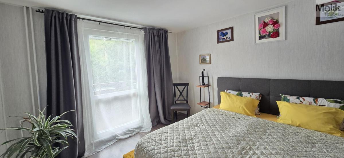 Prodej bytu v okále 3+1, 64m2 s balkonem a předzahrádkou 43m2, Obrnice