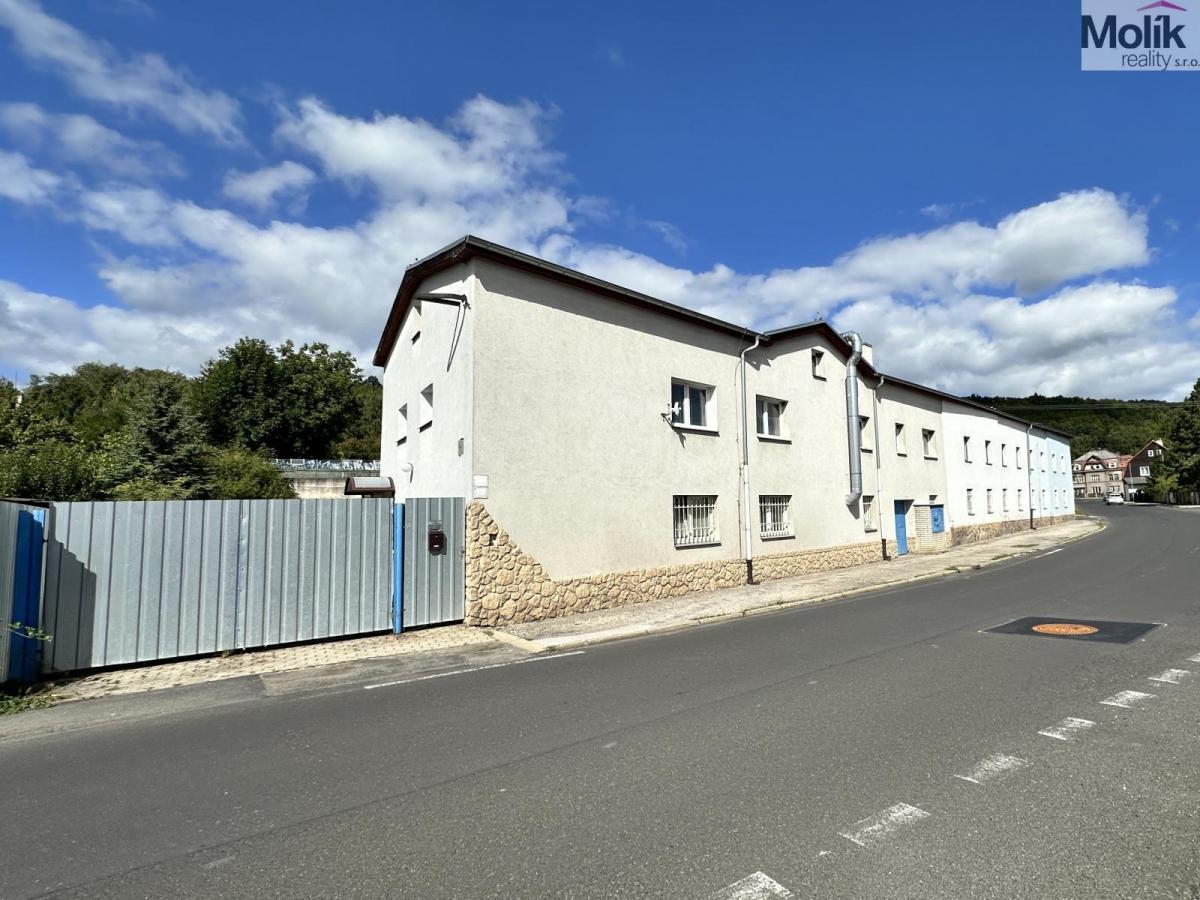 Prodej výrobní haly 1726 m2, Hrob - Verneřice