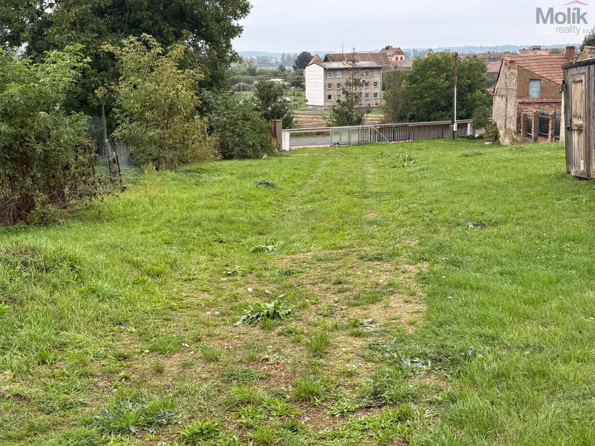 Stavební pozemek 2081 m2, obec Lišany, kat. území Lišany u Žatce