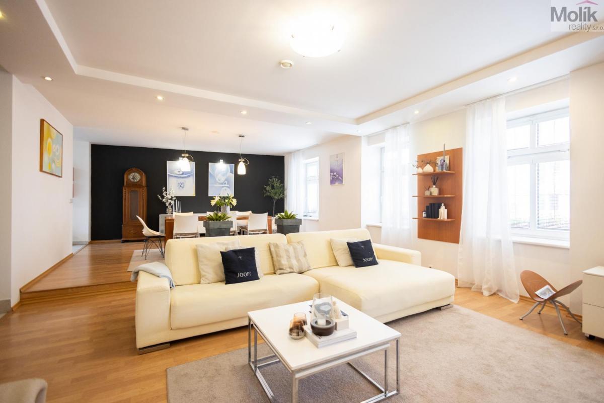 Rodinný dům s komerčními prostory, Litvínov