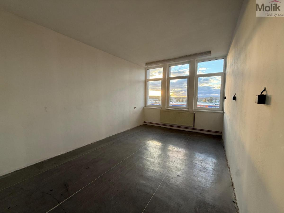 Kanceláře, ul. Pekárenská, Most