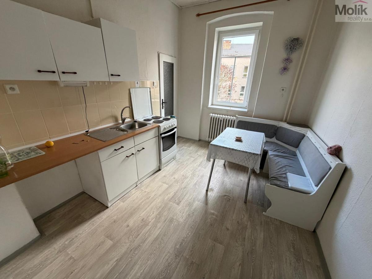 Byt 2+1, ul. Vrchlického, Lom