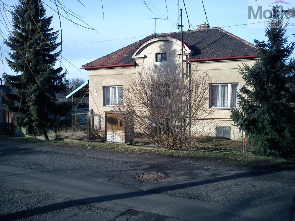 Prodej rodinný dům o 4+1 s užitná plocha 100 m2 a plocha pozemku 1.738 m2 Žatec, Mostecká ulice