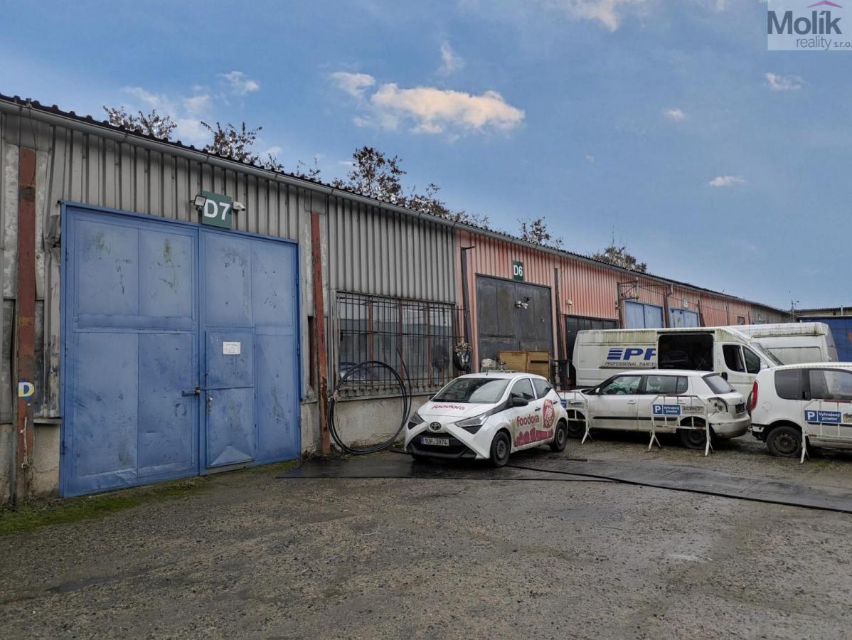K podnájmu velká garáž/dílna o velikosti 107 m2, Teplice, ul. Novosedlická 2888.
