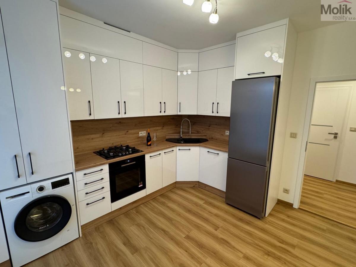 Most, pronájem luxusně zrekonstruovaného bytu 2+1, ul. Čsl. Armády, 54,59 m2, OV