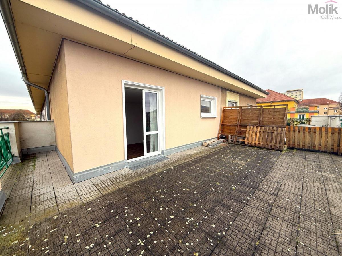 Byt 1+kk s terasou, ul. Josefa Skupy,. Most