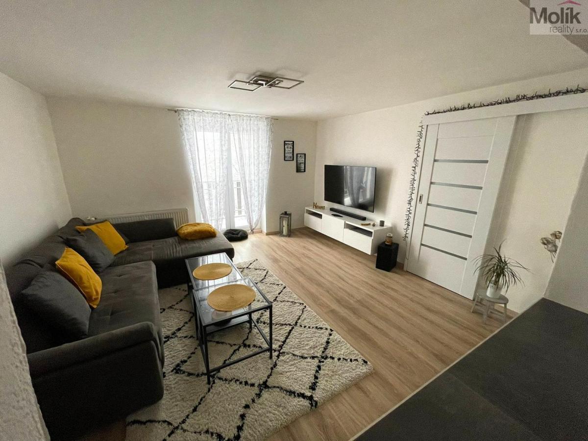 Byt 2+1, ul Okružní, Meziboří