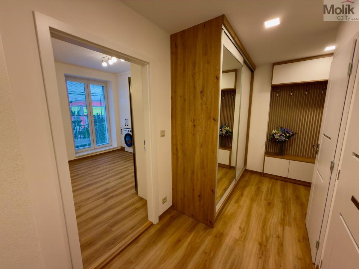 Most, pronájem nadstandardně zrekonstruovaného bytu 2+1/2balkóny, Čsl. armády