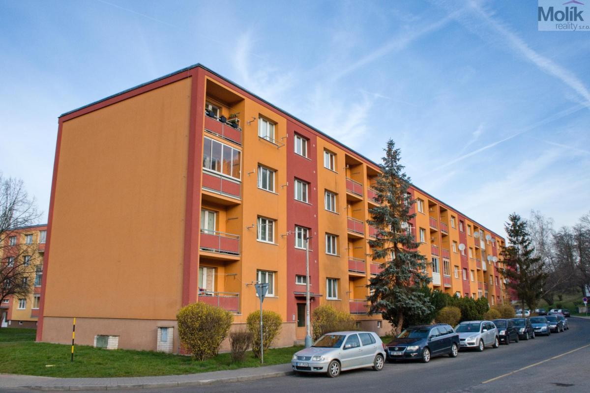 Pronájem bytu 2+1, 56 m  Bílina, klidná lokalita u centra