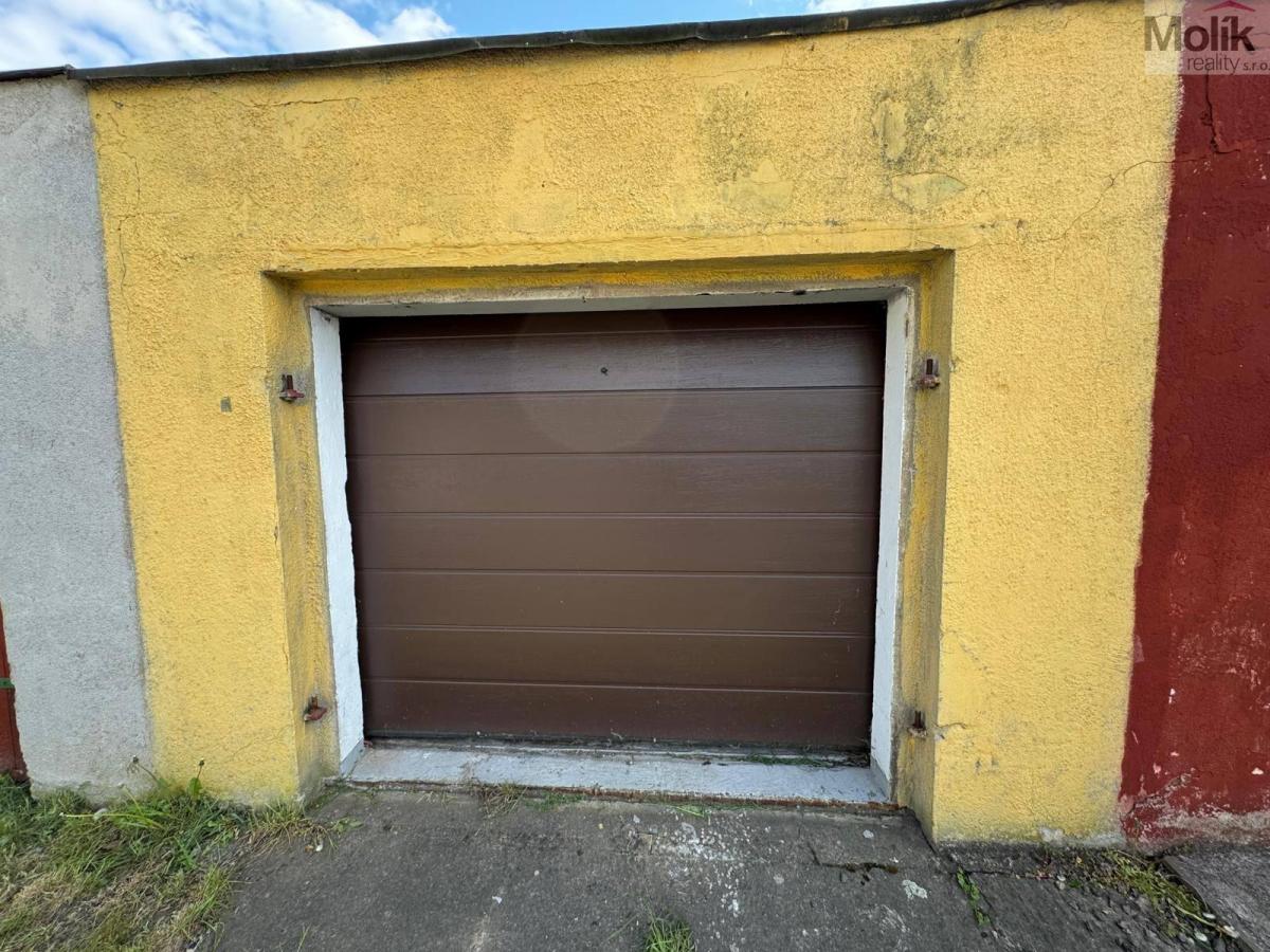 Garáž 34 m2, ul. Slovanská, Most