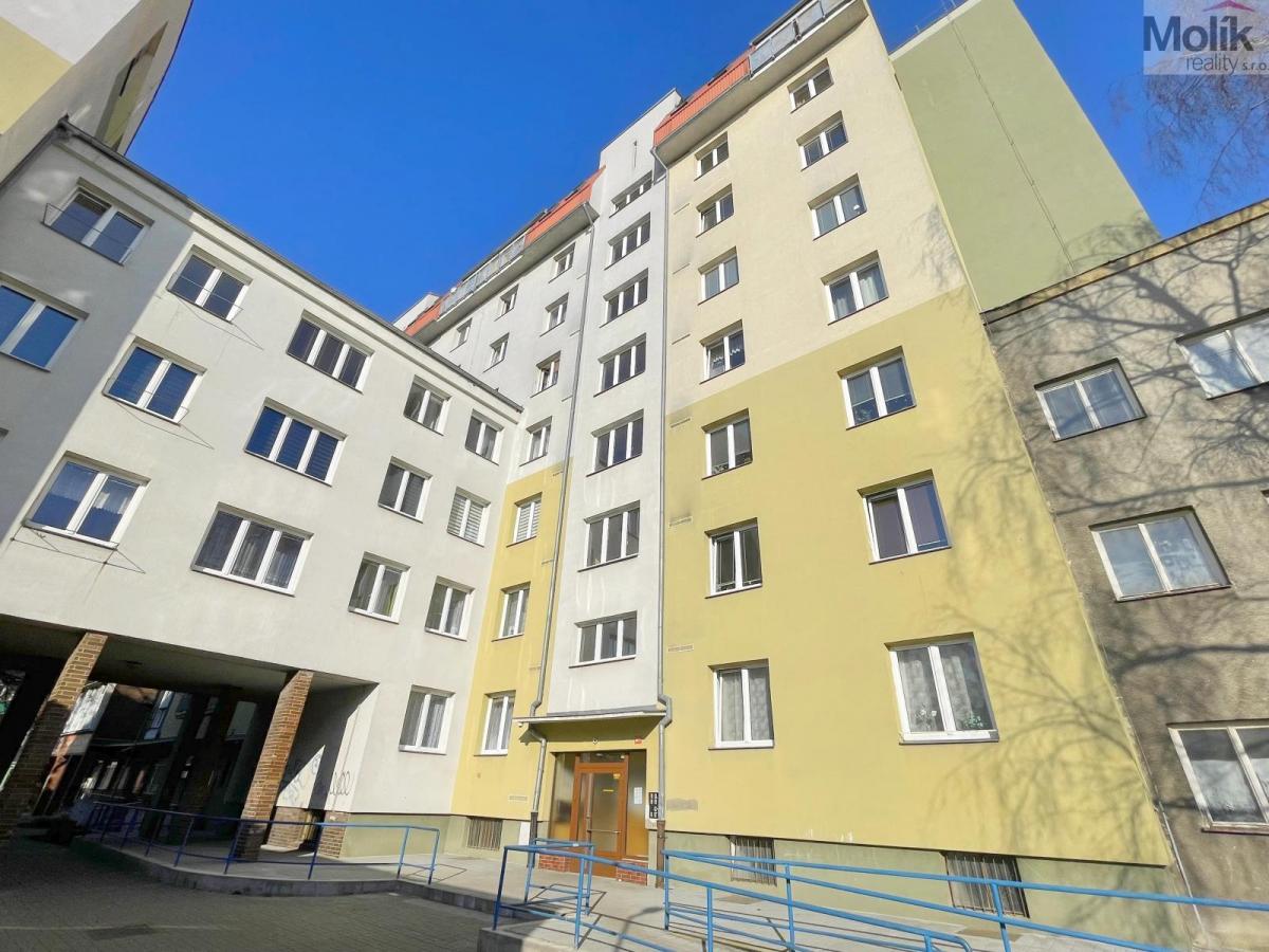 Pronájem bytu 2+1, 53m2, Tyršovo náměstí, Louny 