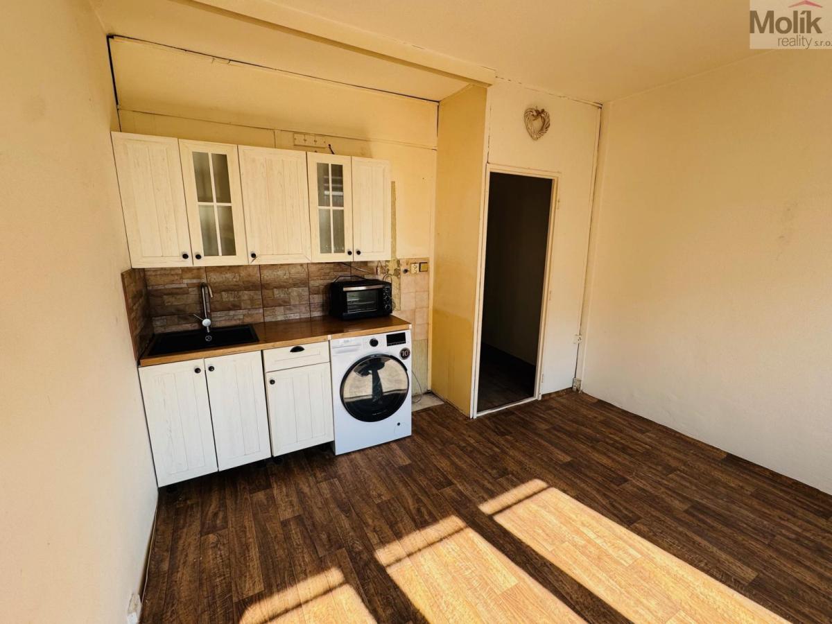Most, prodej bytu 2+kk, ul. Česká, 34 m2, OV