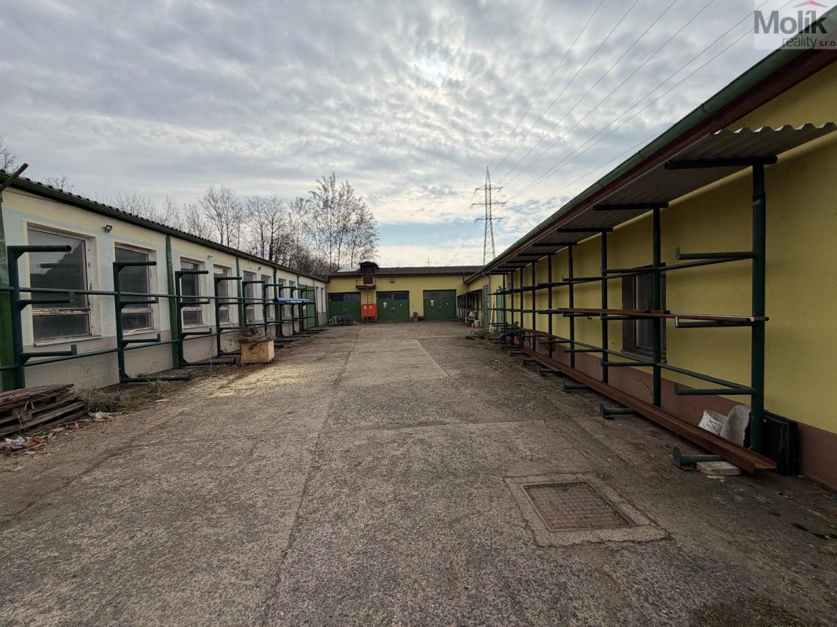 Skladovací prostory s lehkou výrobou, Bílina