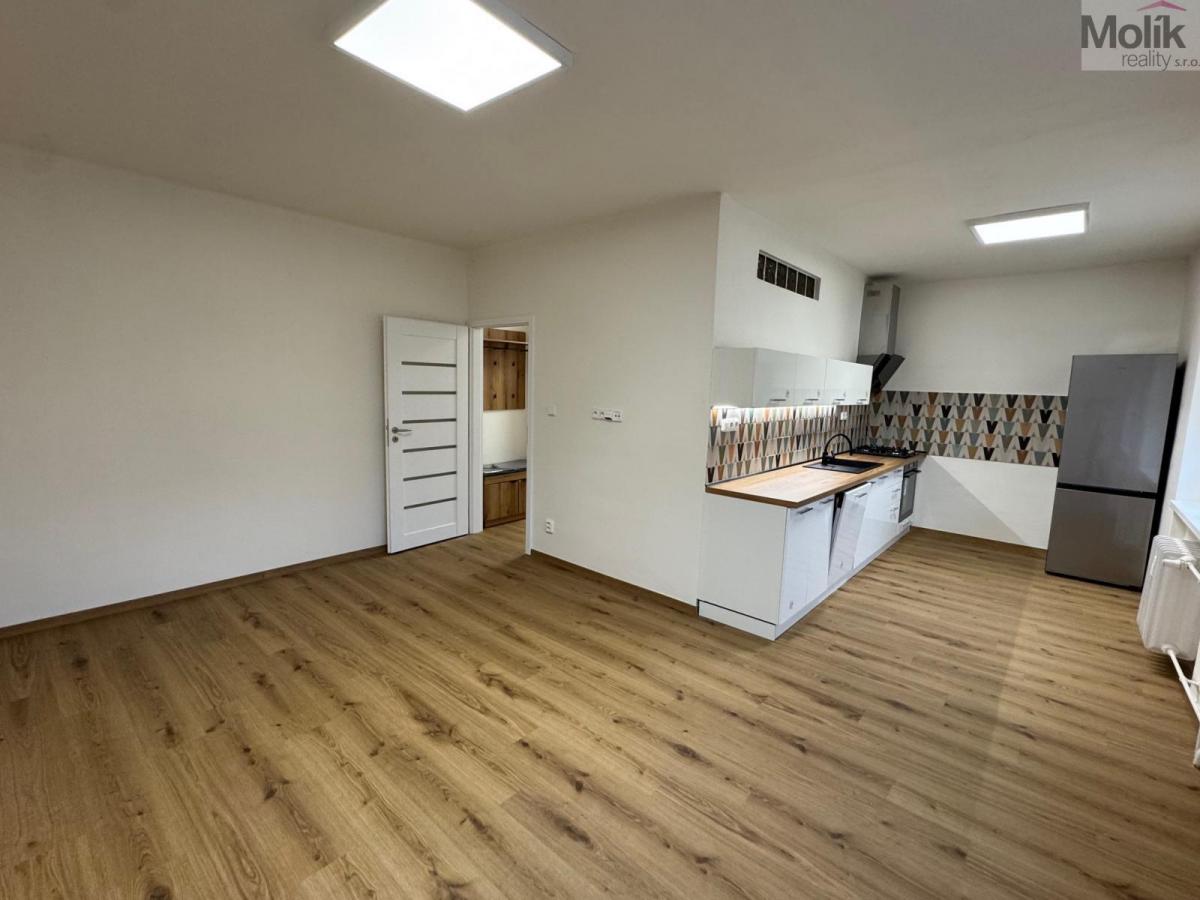 Most, pronájem nově zrekonstruovaného bytu 2+1, ul. Čs. mládeže, 53,5 m2, osobní vl.