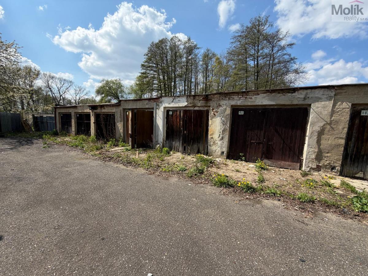 Prodej komplexu 7 garáží, Litvínov