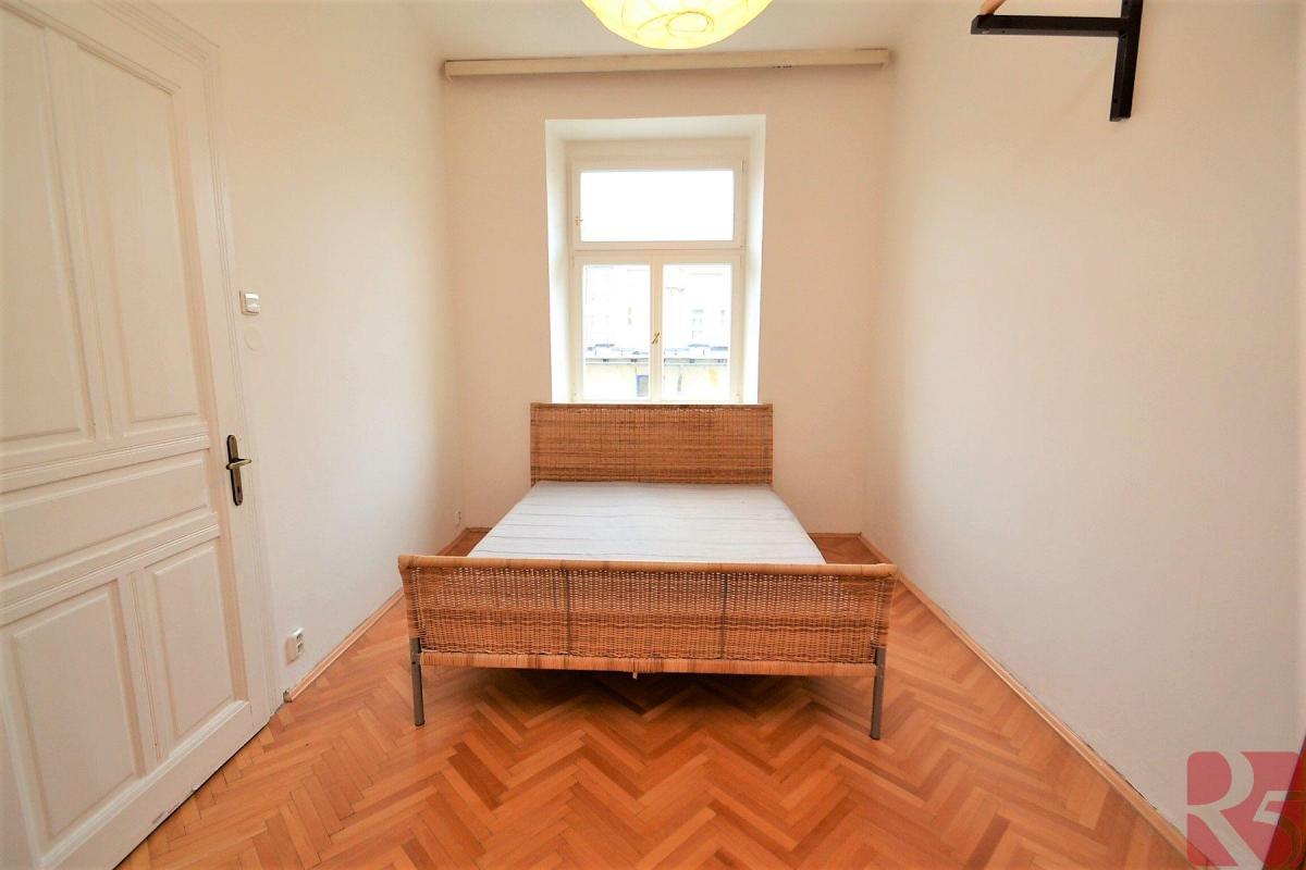 Prodej 1+1 36m2, P4 Nusle, ul. Svatoslavova, sklep, tramvaj