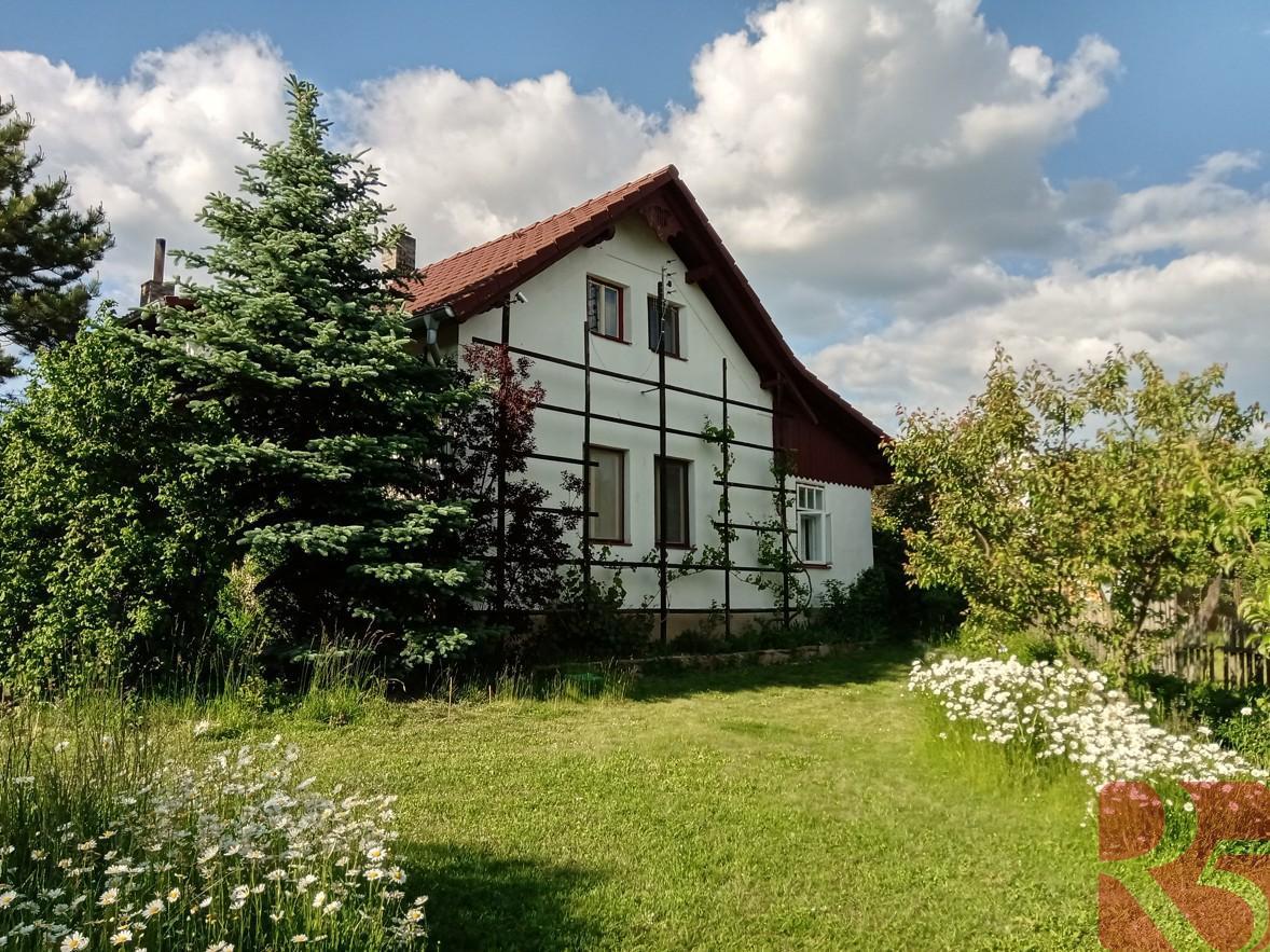 Prodej RD Holšice 5kk 188m2, zahrada 802m2 + pozemky 2877m2