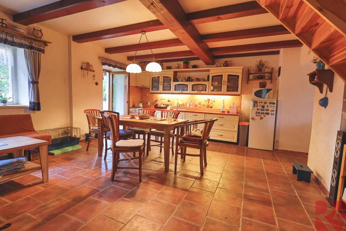 Prodej RD Holšice 5kk 188m2, zahrada 802m2 + pozemky 2877m2