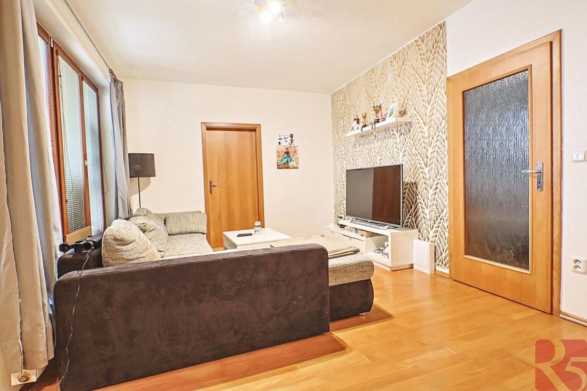 Pronájem 3kk 68m2, P10 Strašnice, ul. Názovská, balkon, garáž, nezařízené