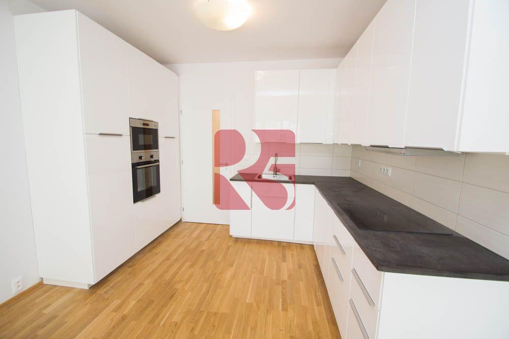 Pronájem novostavby 2kk 53m2, P4 Michle, ul. Hadovitá, terasa 20m2, sklep, garáž