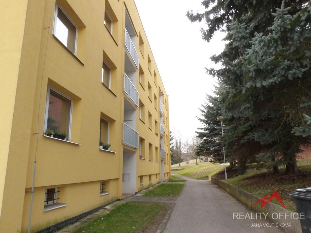 Slunný byt 1+1 na klidném místě v Jílovém