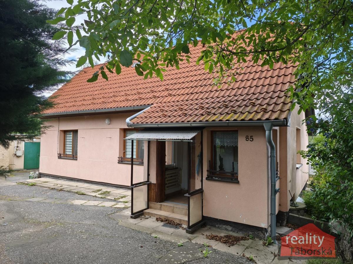 RD 3+1 Křenice s garáží a zahradou, Praha východ