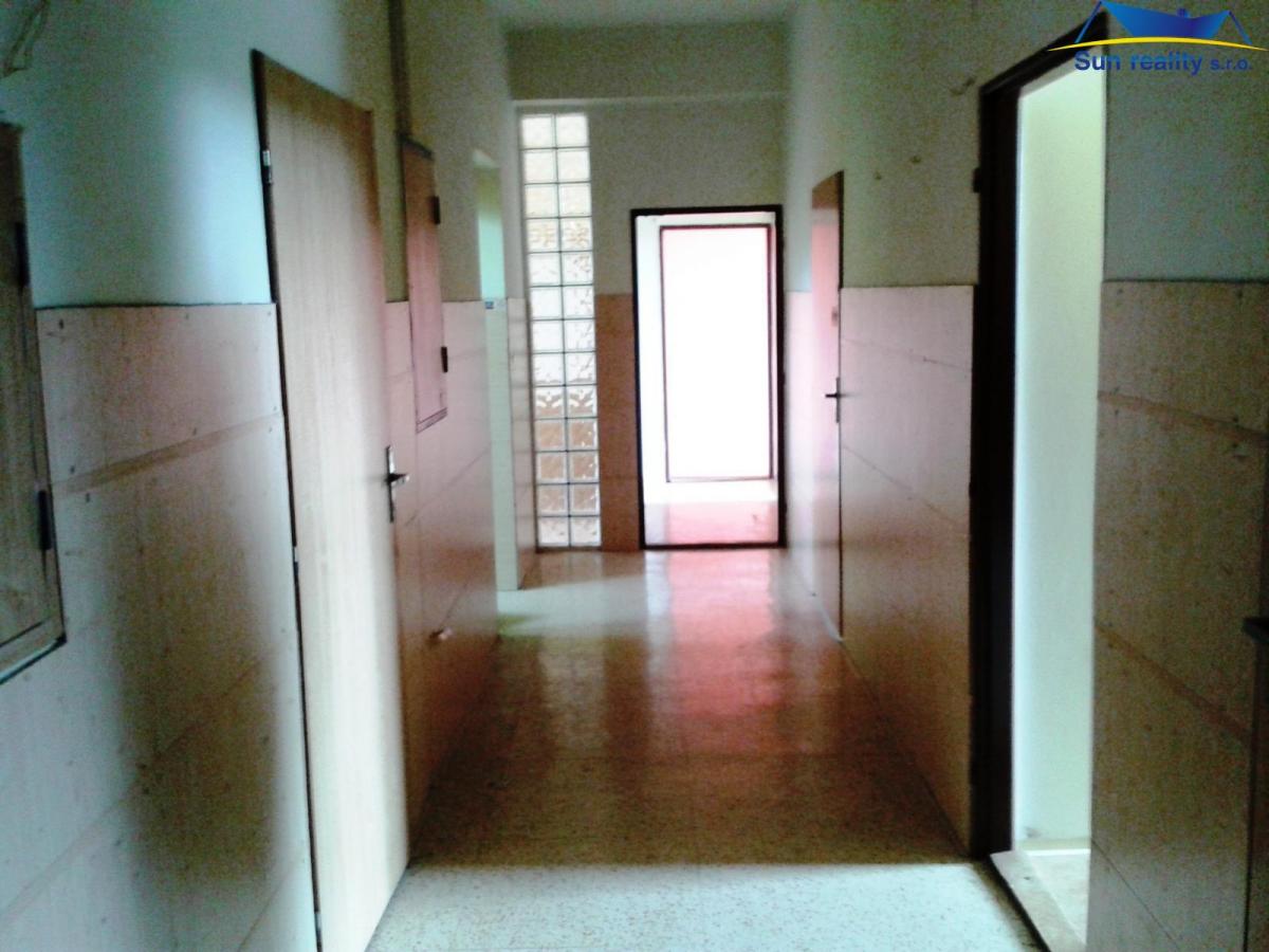 K prodeji skladový prostor s administrativní částí a sociálním zázemím