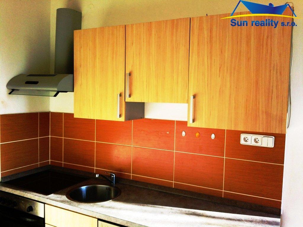 Prodej bytového domu s prodejnou, kancelářemi a ubytovacími prostorami