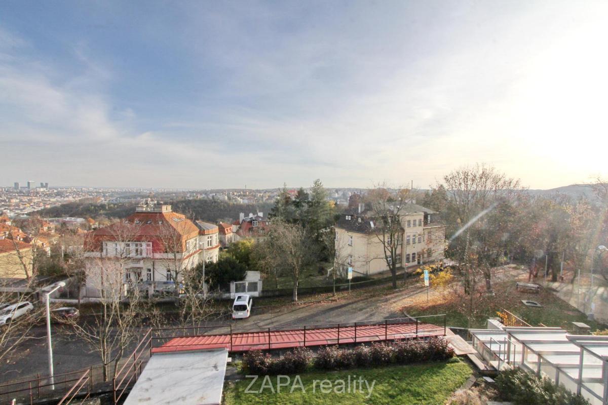 Pronájem 5 kanceláří o ploše 100 m2, Praha 5 Smíchov, nezařízeno