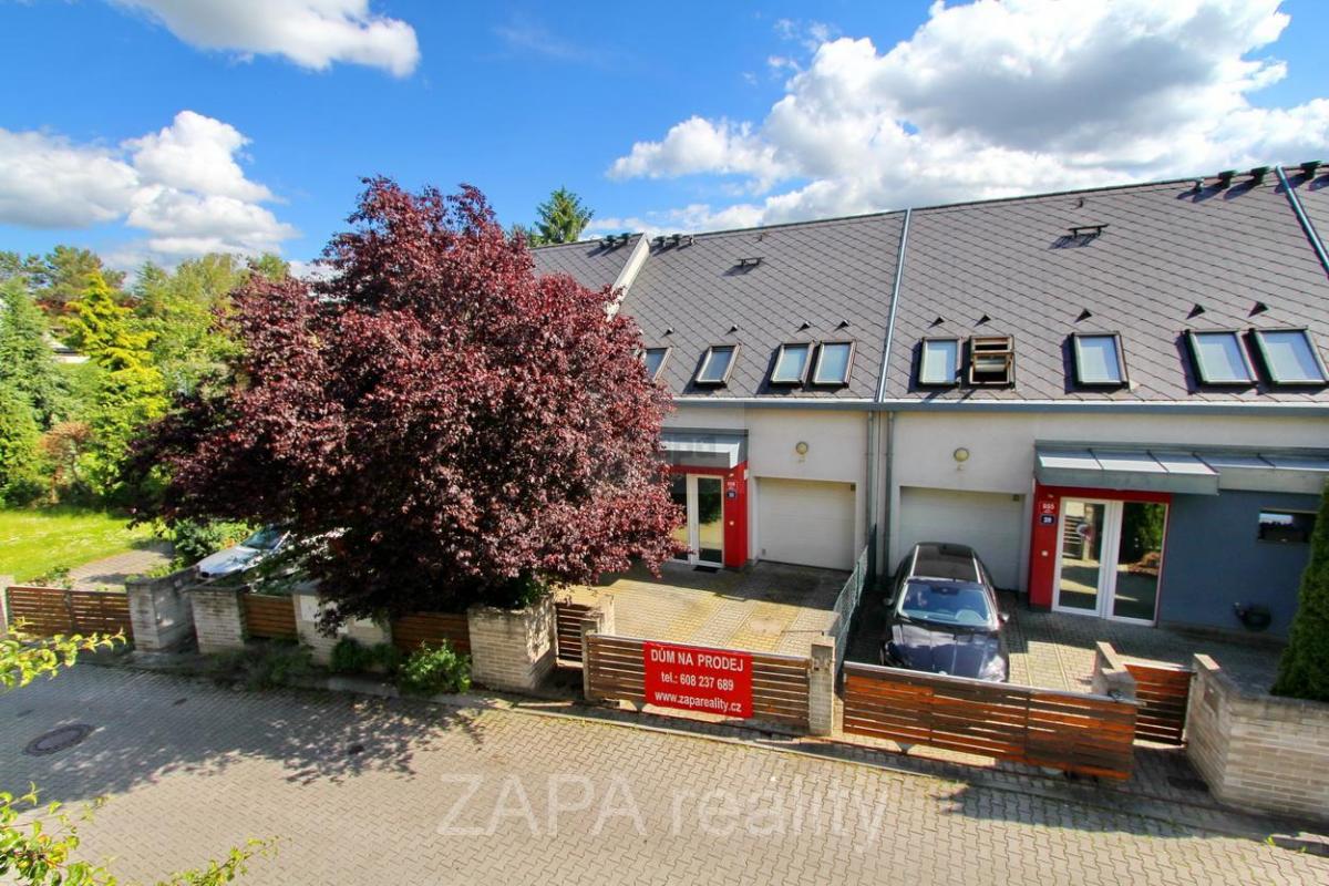 prodej řadového RD 5+kk  147m2 ul. Pod Nouzovem Praha 9 Kbely + 2x terasa+ garáž + 2x park.stání