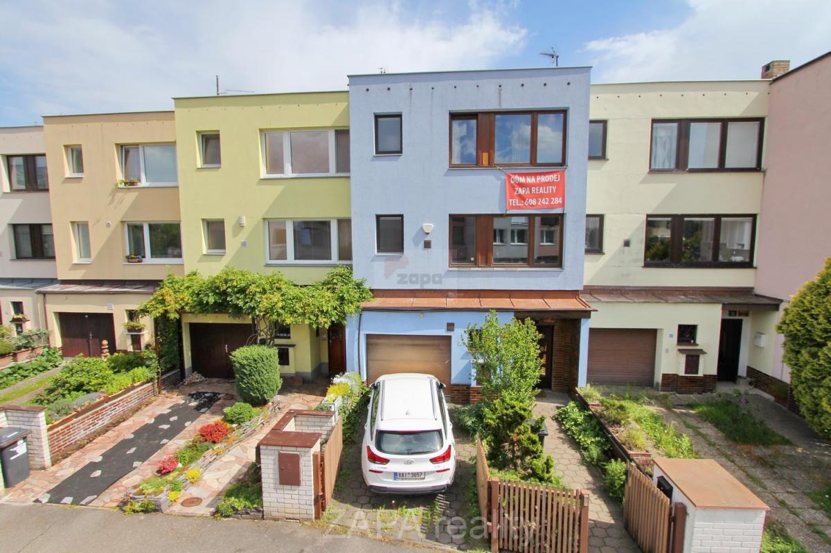 Prodej řadového rodinného domu 221 m2 + pozemek 229 m2, Praha 4 Krč