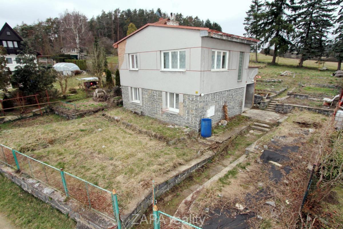 Prodej zděné chaty 129 m2, pozemek 737 m2 v obci Kamýk nad Vlatvou, okres Příbram